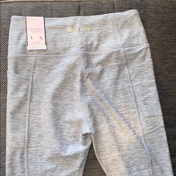 🍒SOLD🍒 NWT Victoria’s Secret Studio Leggings!✨ - Picture 3 of 10